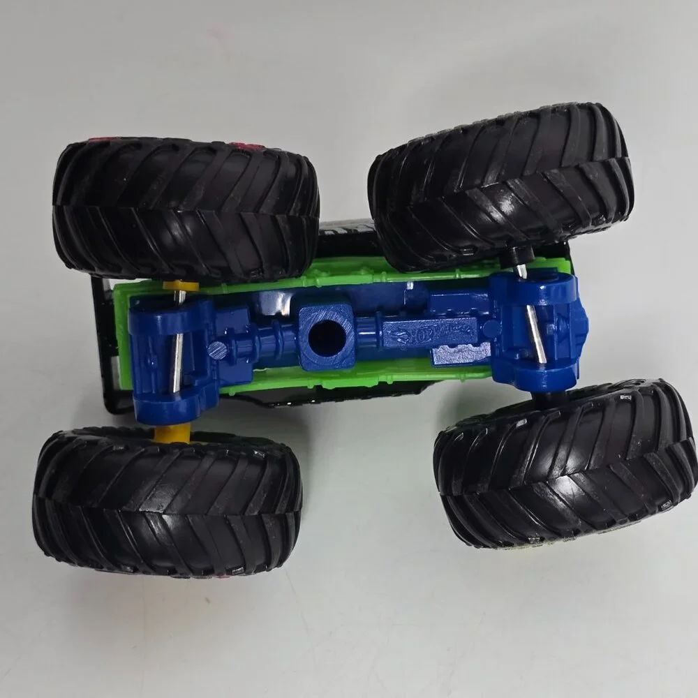 2 Hot Wheels Demo Derby 52 68 Monster Jam Trucks Lot 1:64 Diecast Graffiti